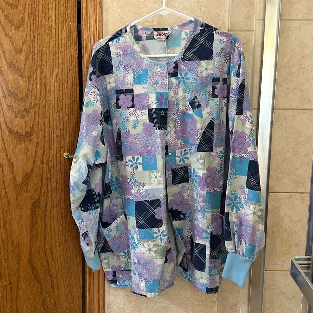Jasco multi color scrub jacket